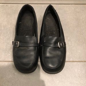 Black Nonslip Waitress Flats